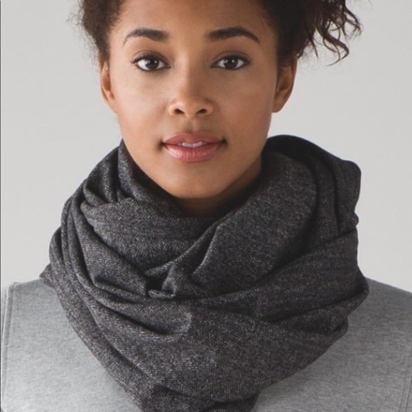 Lululemon Vinyasa Scarf - Herringbone - Picture 4 of 4